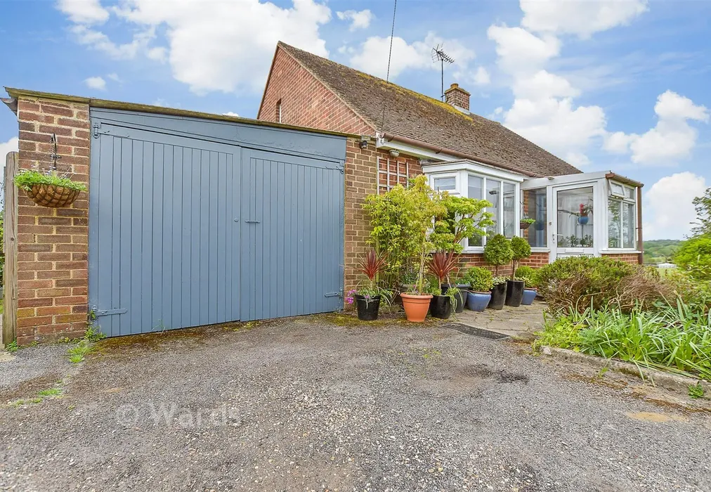 Garage - Rolvenden Road, Tenterden, Kent - Wards of Kent