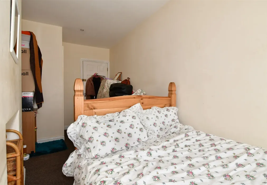 Bedroom 2 - Cornwall Gardens, Cliftonville, Margate, Kent - Wards of Kent