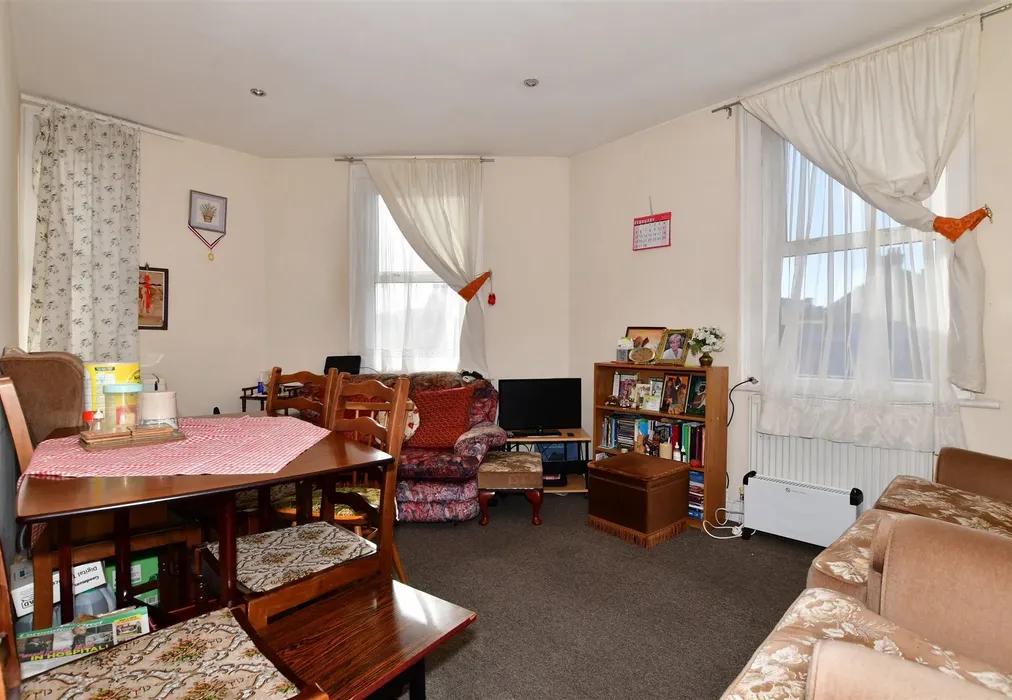 Lounge - Cornwall Gardens, Cliftonville, Margate, Kent - Wards of Kent
