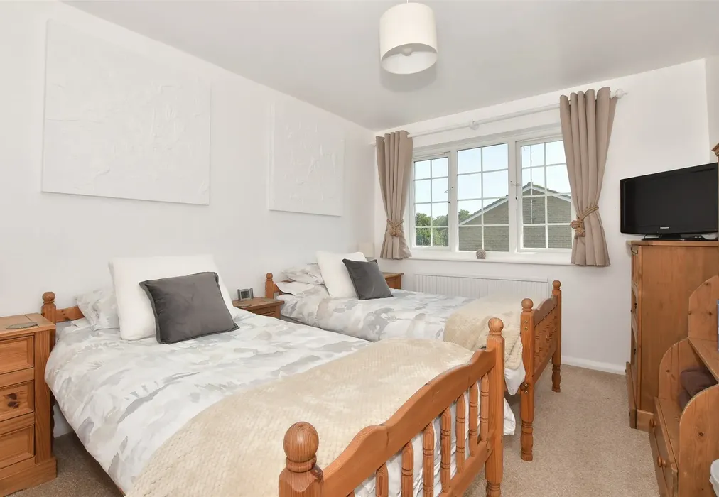 Bedroom 2 - The Glen, Shepherdswell, Dover, Kent - Wards of Kent