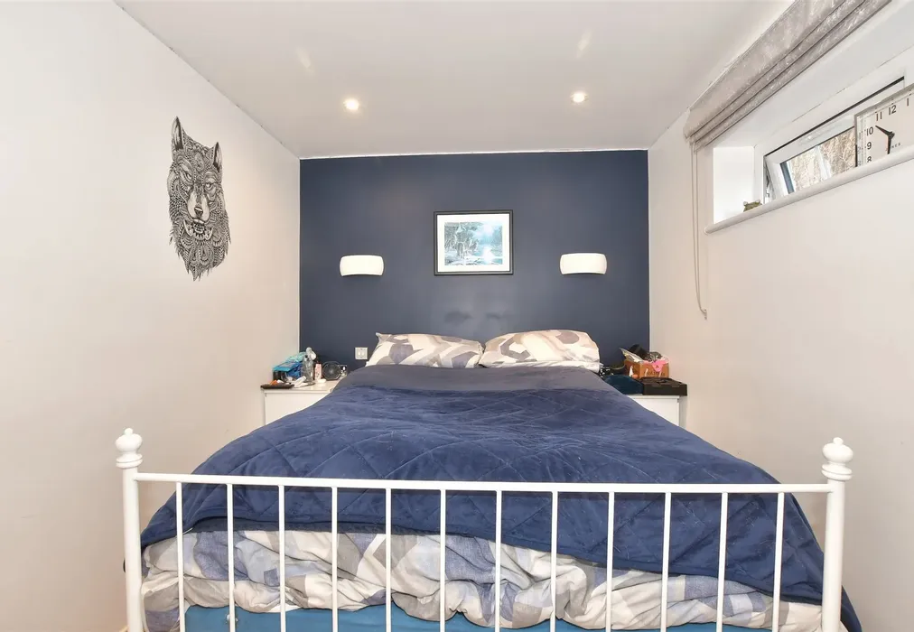 Bedroom 5 - The Glen, Shepherdswell, Dover, Kent - Wards of Kent