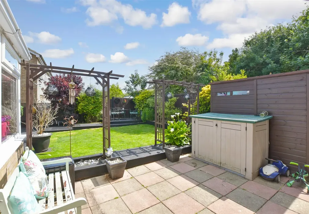 Garden - The Glen, Shepherdswell, Dover, Kent - Wards of Kent