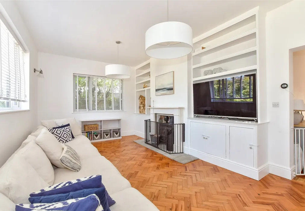 Lounge - Old Worthing Road, East Preston, West Sussex - Wards of Kent