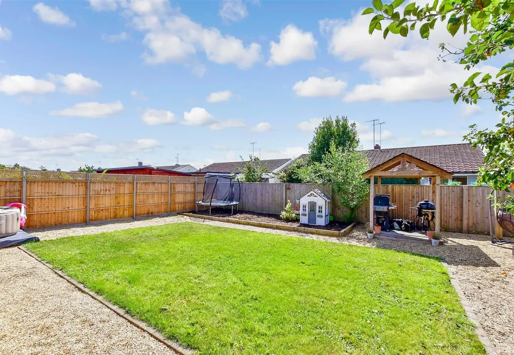 Rear Garden - Old Worthing Road, East Preston, West Sussex - Wards of Kent