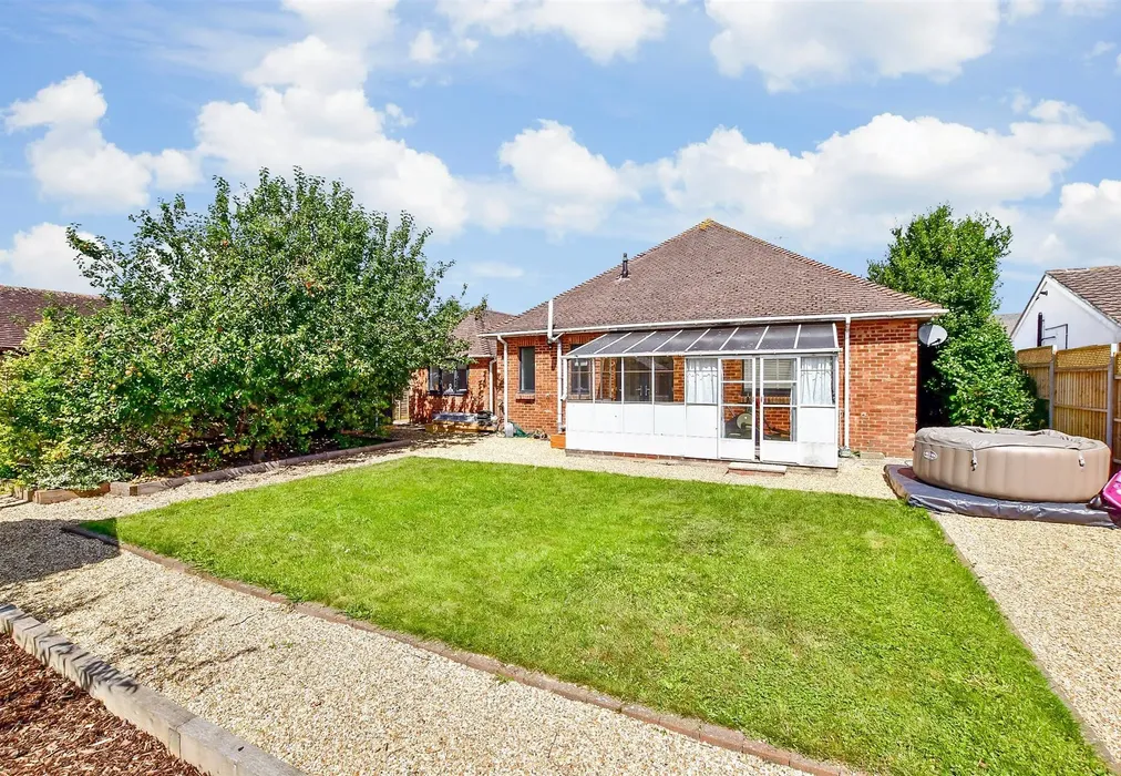 Rear Garden - Old Worthing Road, East Preston, West Sussex - Wards of Kent