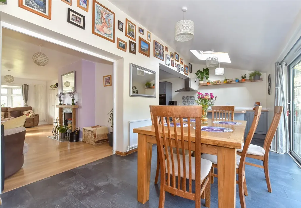 Kitchen/Diner - Lossenham Lane, Newenden, Kent - Wards of Kent