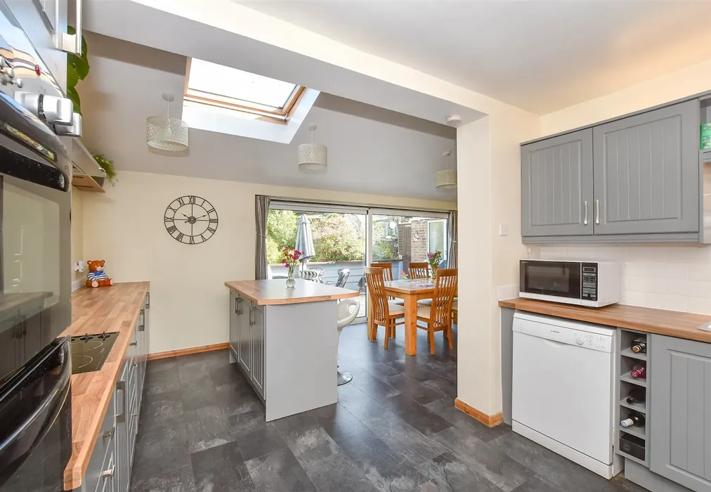 Kitchen/Diner - Lossenham Lane, Newenden, Kent - Wards of Kent