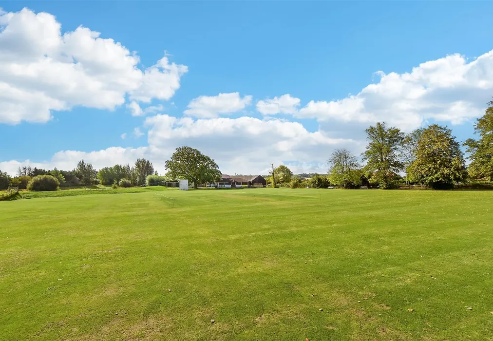 Views To Front - Lossenham Lane, Newenden, Kent - Wards of Kent