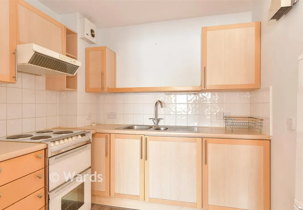 Kitchen - West Street, Gravesend, Kent - Wards of Kent