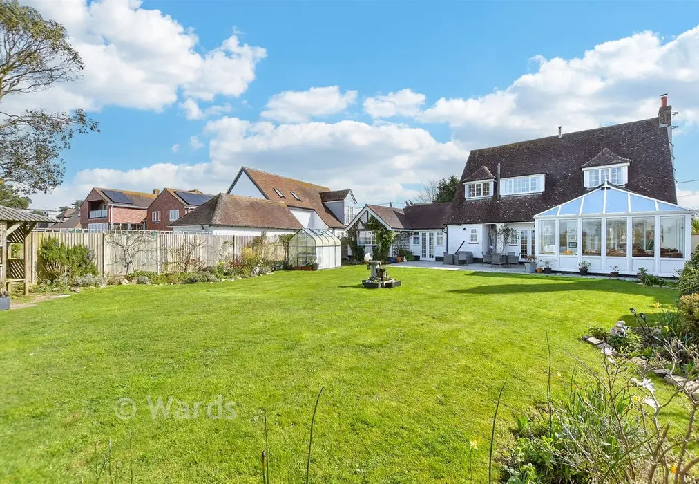 Rear Garden - Madeira Road, Littlestone, New Romney, Kent - Wards of Kent