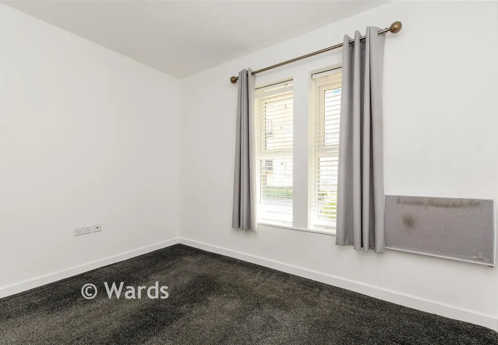 Bedroom 1 - Crawford Avenue, Dartford, Kent - Wards of Kent