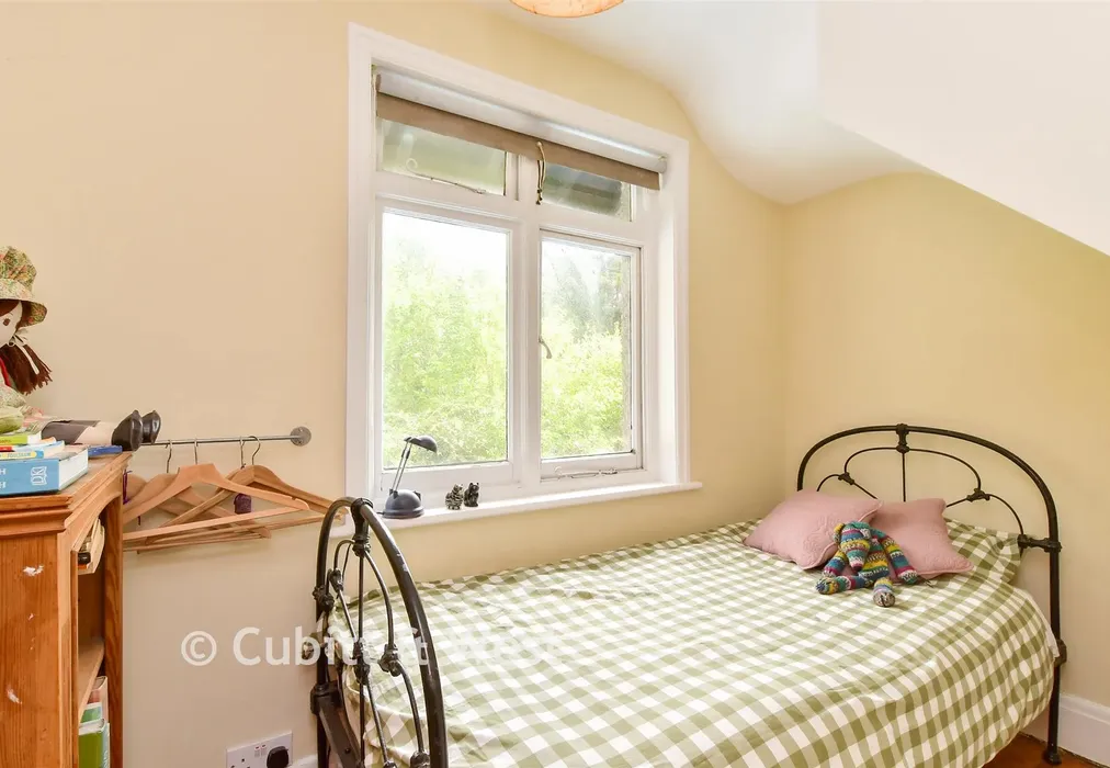 Bedroom 5 - Barnett Road, Brighton, East Sussex - Wards of Kent