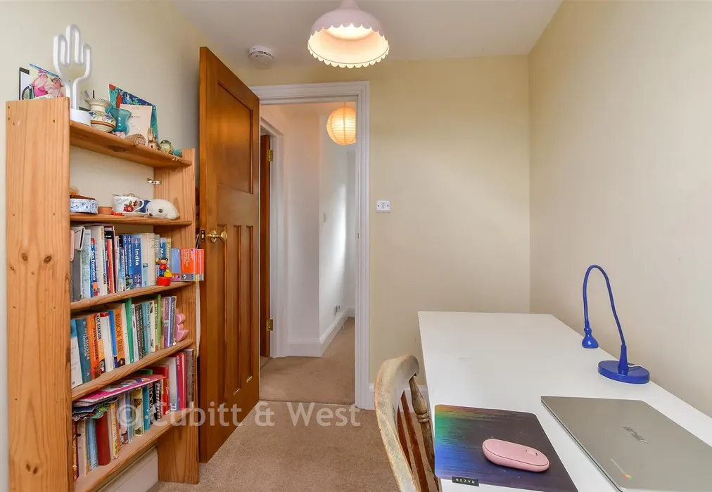 Bedroom 4 - Barnett Road, Brighton, East Sussex - Wards of Kent