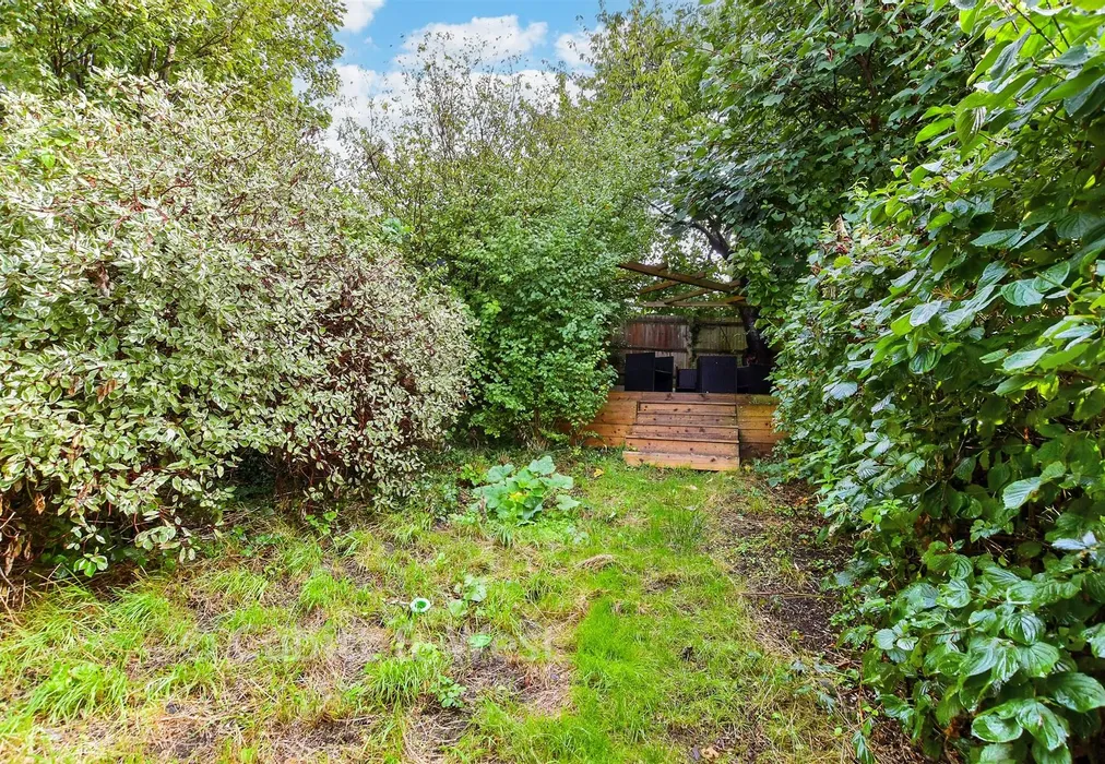 Rear Garden - Barnett Road, Brighton, East Sussex - Wards of Kent