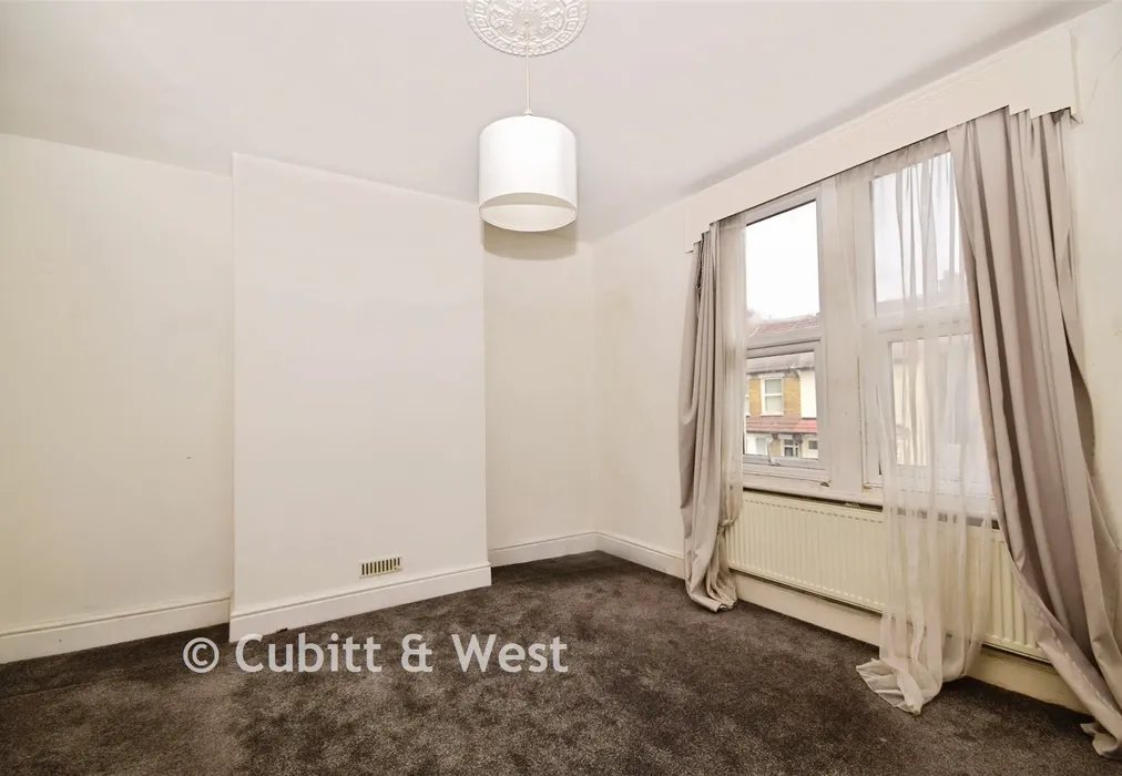 Bedroom - Edridge Road, Croydon, Surrey - Wards of Kent