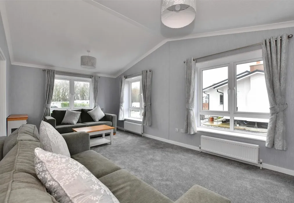 Lounge - Maidstone Road, Paddock Wood, Kent - Wards of Kent