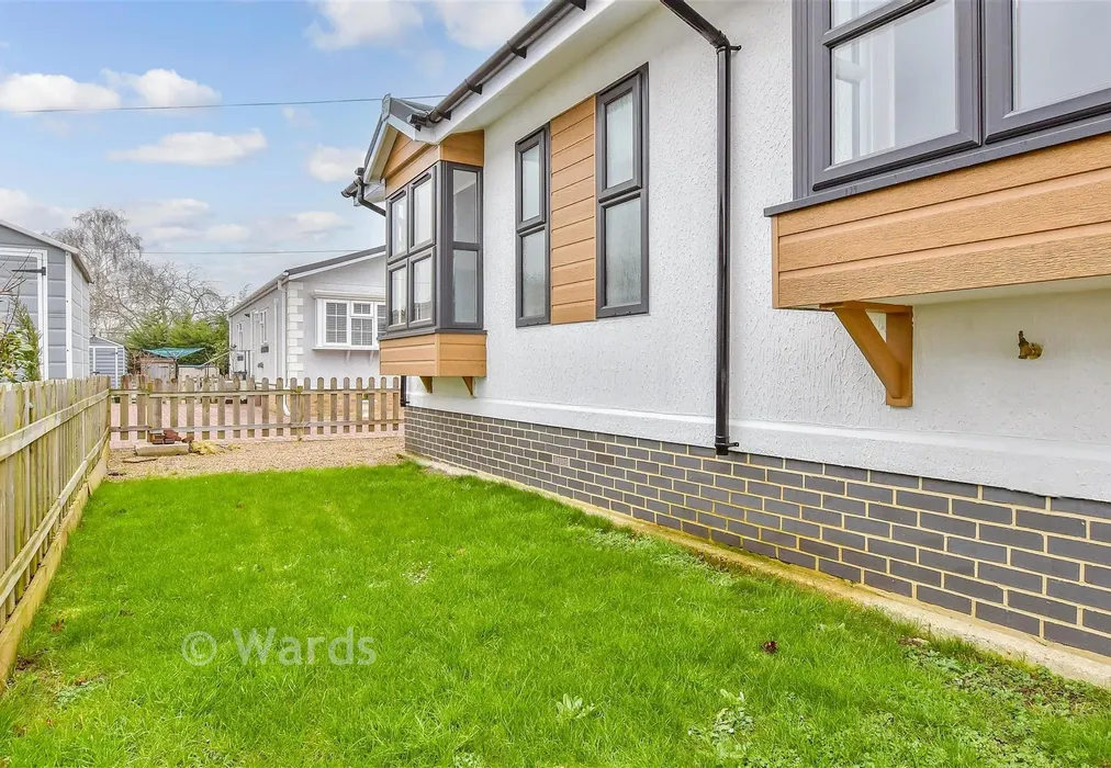 Rear Garden - Maidstone Road, Paddock Wood, Kent - Wards of Kent