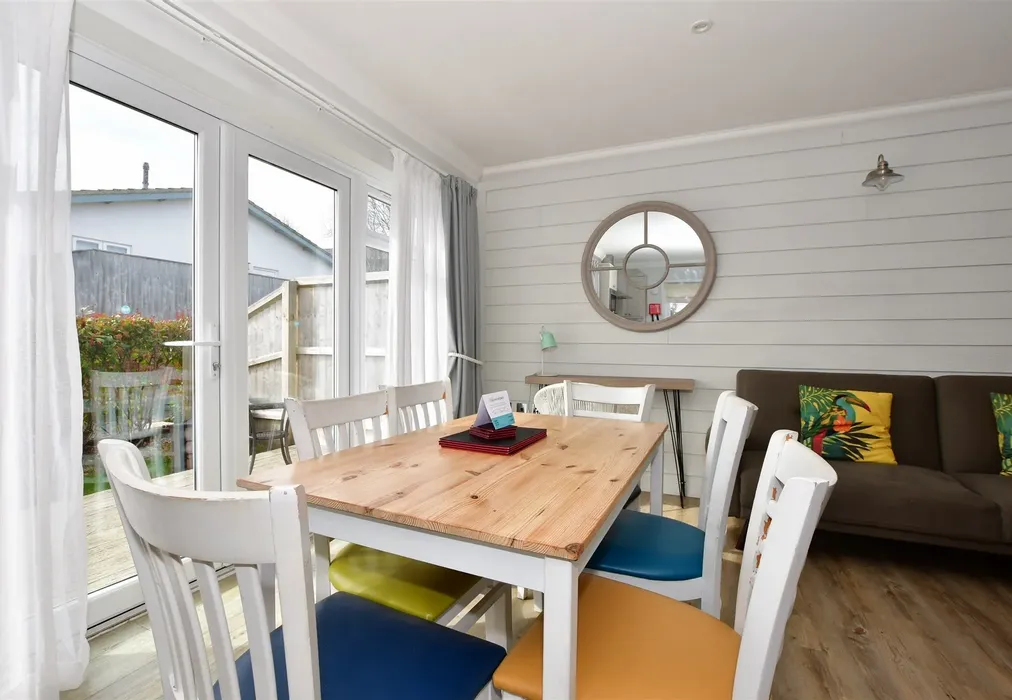 Lounge/ Dining Area - Fort Warden Road, Totland Bay, Isle of Wight - Wards of Kent