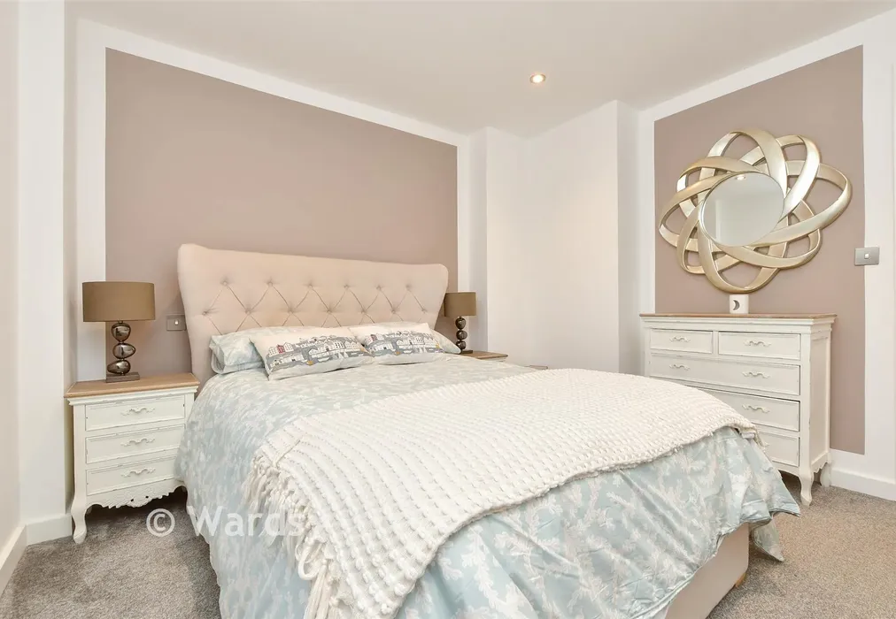 Bedroom 1 - Queensbridge Drive, Ramsgate, Kent - Wards of Kent