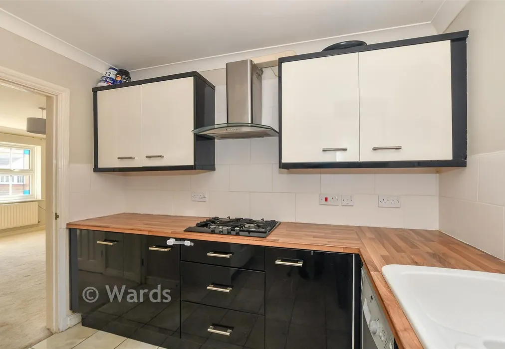 Kitchen - Eclipse Drive, Sittingbourne, Kent - Wards of Kent