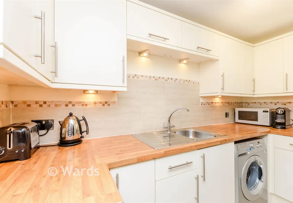 Kitchen - Grange Crescent, Dartford, Kent - Wards of Kent
