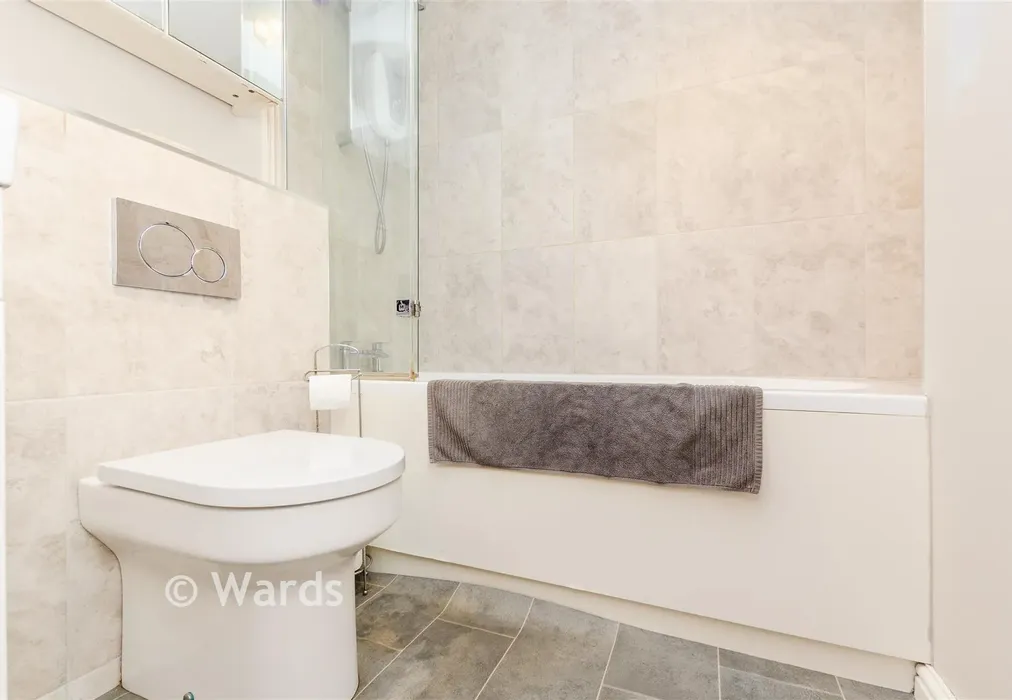 Bathroom - Grange Crescent, Dartford, Kent - Wards of Kent