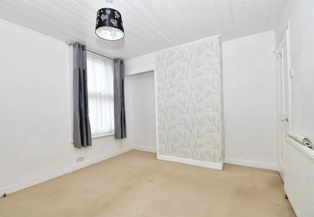 Bedroom 1 - Mount Road, Borstal, Rochester, Kent - Wards of Kent