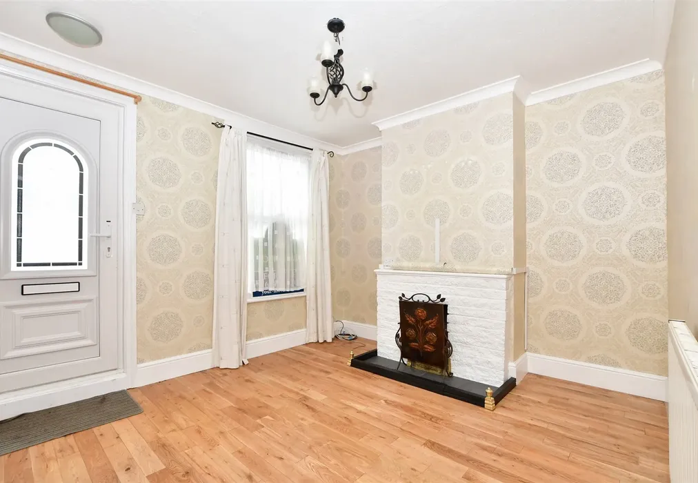 Lounge - Mount Road, Borstal, Rochester, Kent - Wards of Kent