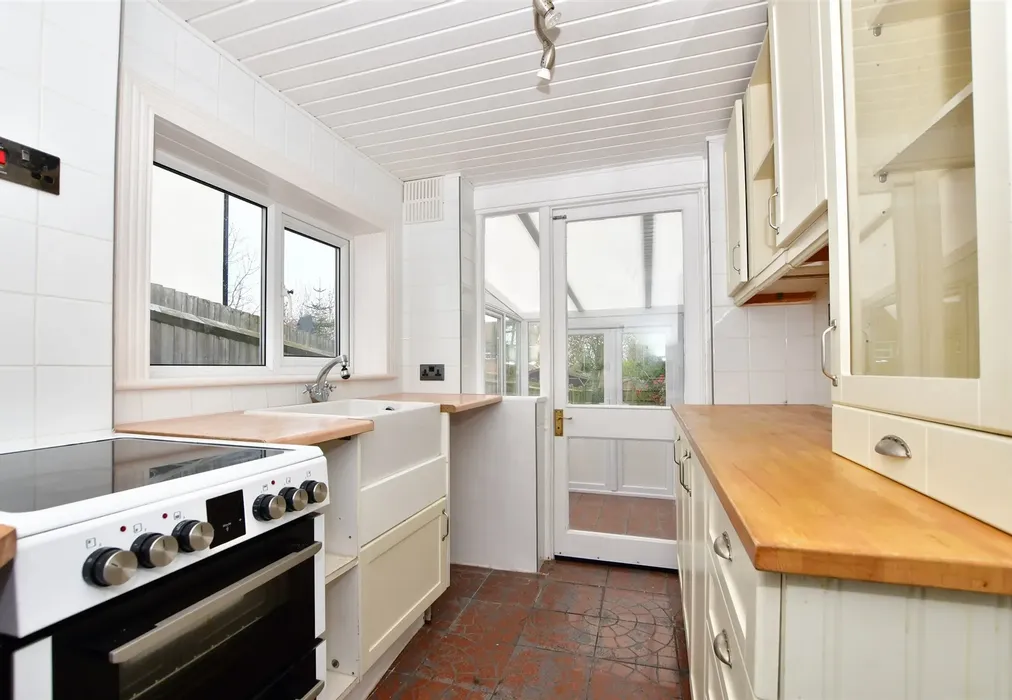 Kitchen - Mount Road, Borstal, Rochester, Kent - Wards of Kent