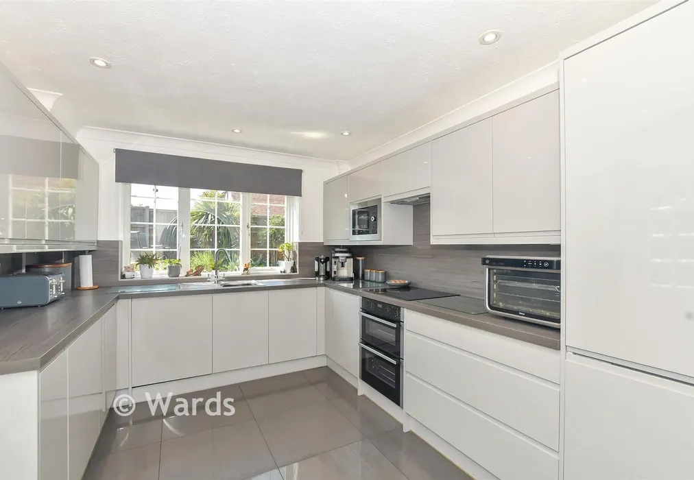 Kitchen - Mickleburgh Hill, Herne Bay, Kent - Wards of Kent