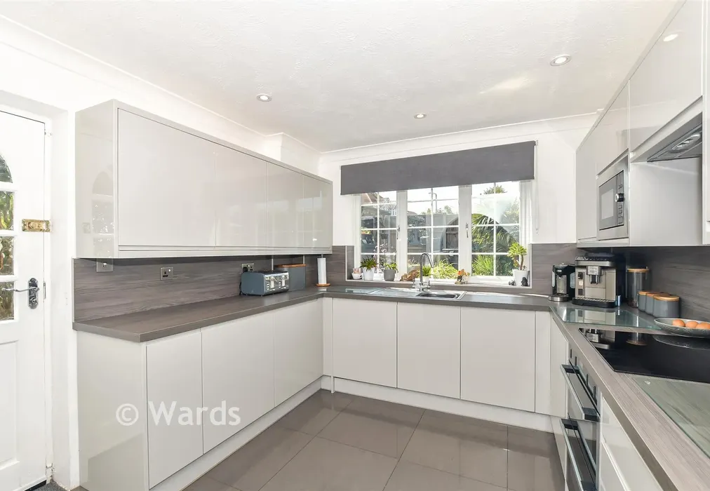 Kitchen - Mickleburgh Hill, Herne Bay, Kent - Wards of Kent