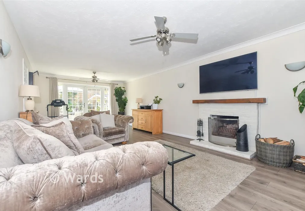 Lounge - Mickleburgh Hill, Herne Bay, Kent - Wards of Kent