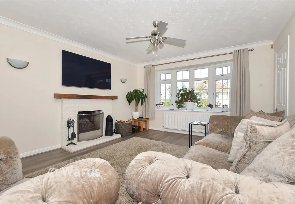 Lounge - Mickleburgh Hill, Herne Bay, Kent - Wards of Kent