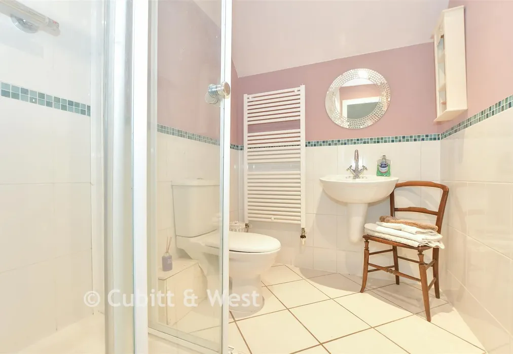 En-Suite Shower Room - William Gardens, Horley, Surrey - Wards of Kent