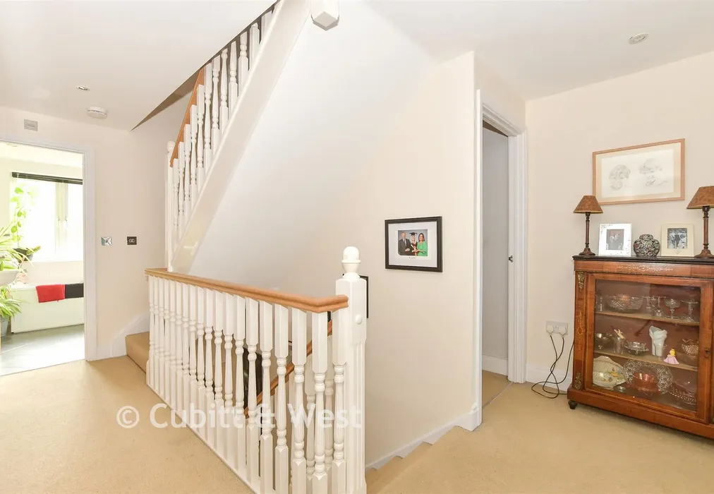 Landing - William Gardens, Horley, Surrey - Wards of Kent
