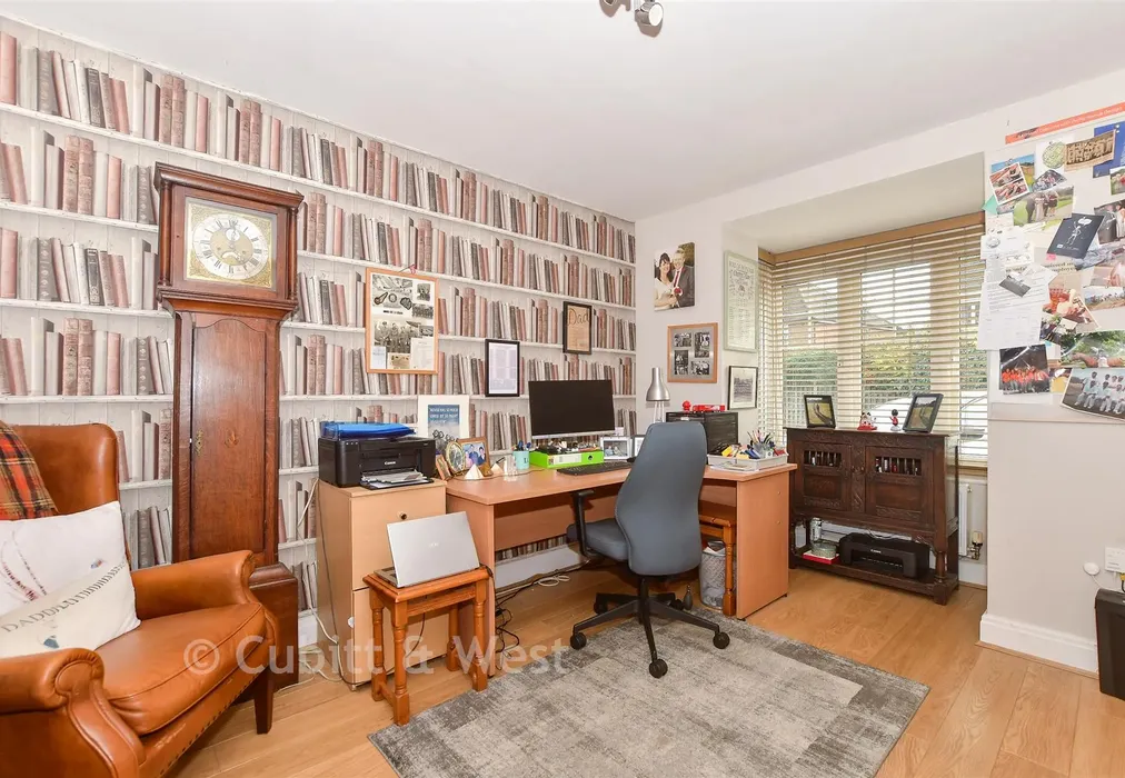 Study - William Gardens, Horley, Surrey - Wards of Kent