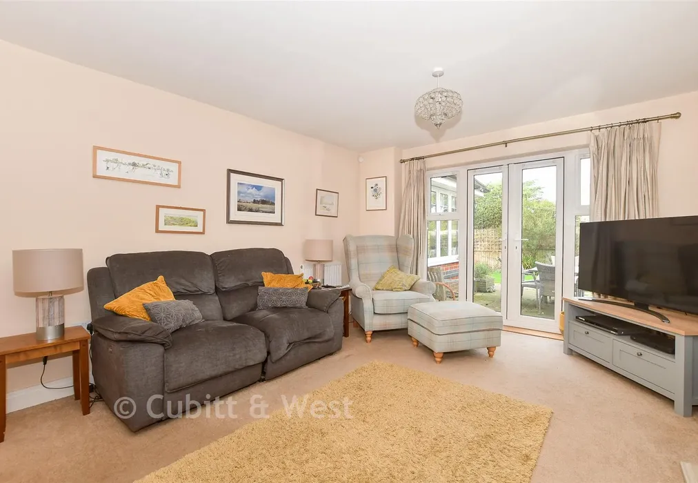 Lounge - William Gardens, Horley, Surrey - Wards of Kent