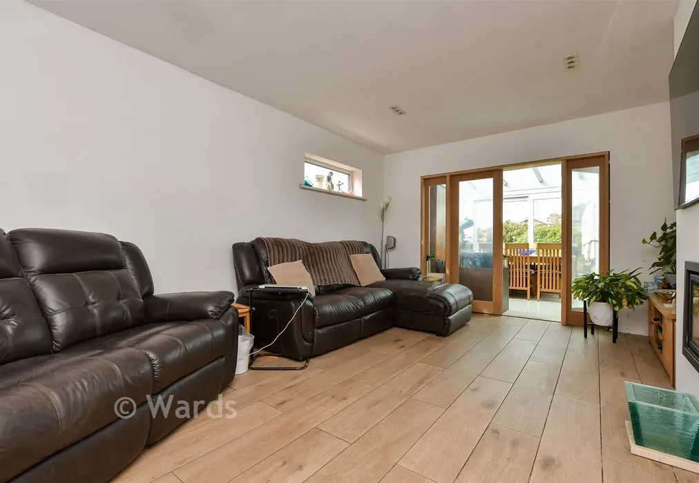 Lounge - St. Michael's Avenue, Margate, Kent - Wards of Kent