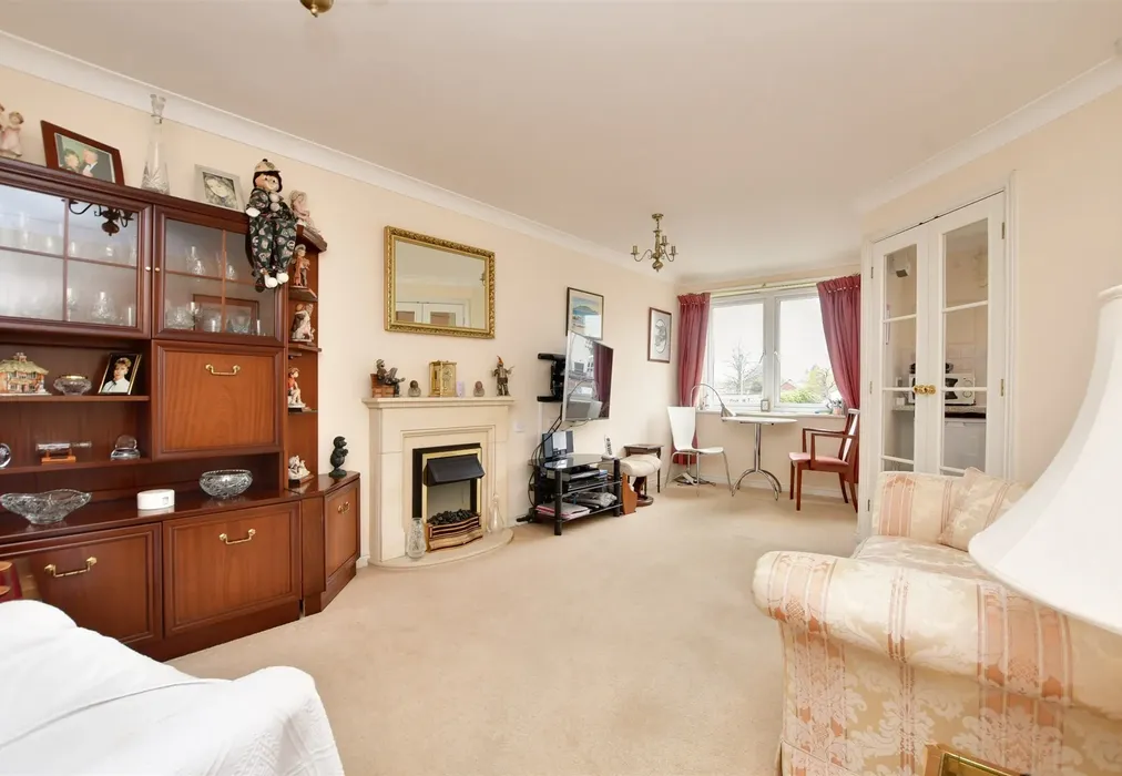 Lounge - Massetts Road, Horley, Surrey - Wards of Kent