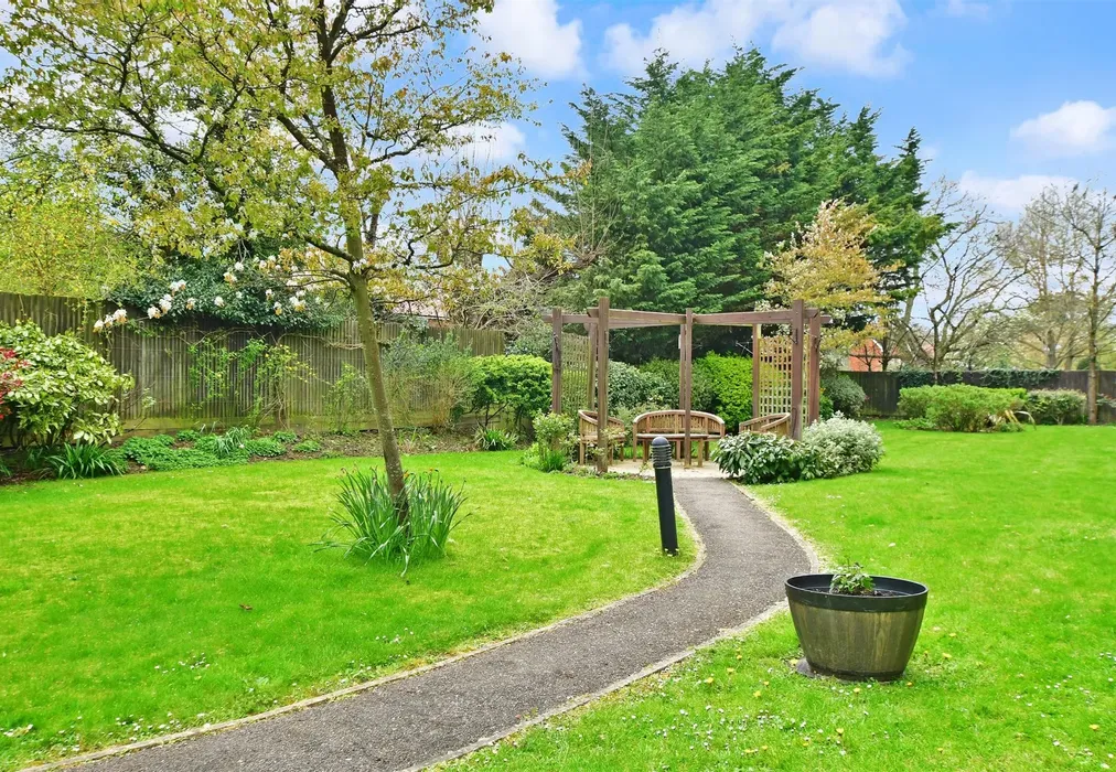 Communal Gardens - Massetts Road, Horley, Surrey - Wards of Kent