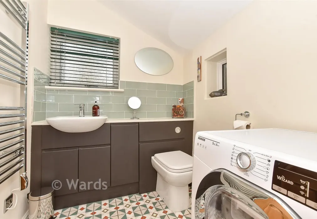 Cloakroom - Union Road, Deal, Kent - Wards of Kent