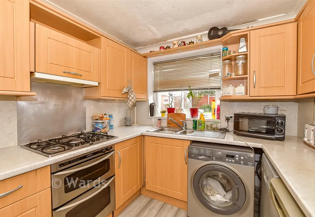 Kitchen - Willow Crescent, Five Oak Green, Tonbridge, Kent - Wards of Kent