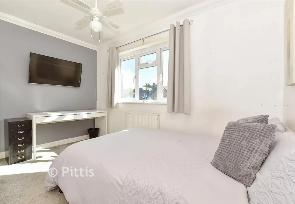 Bedroom 2 - King Edward Close, Shanklin, Isle of Wight - Wards of Kent