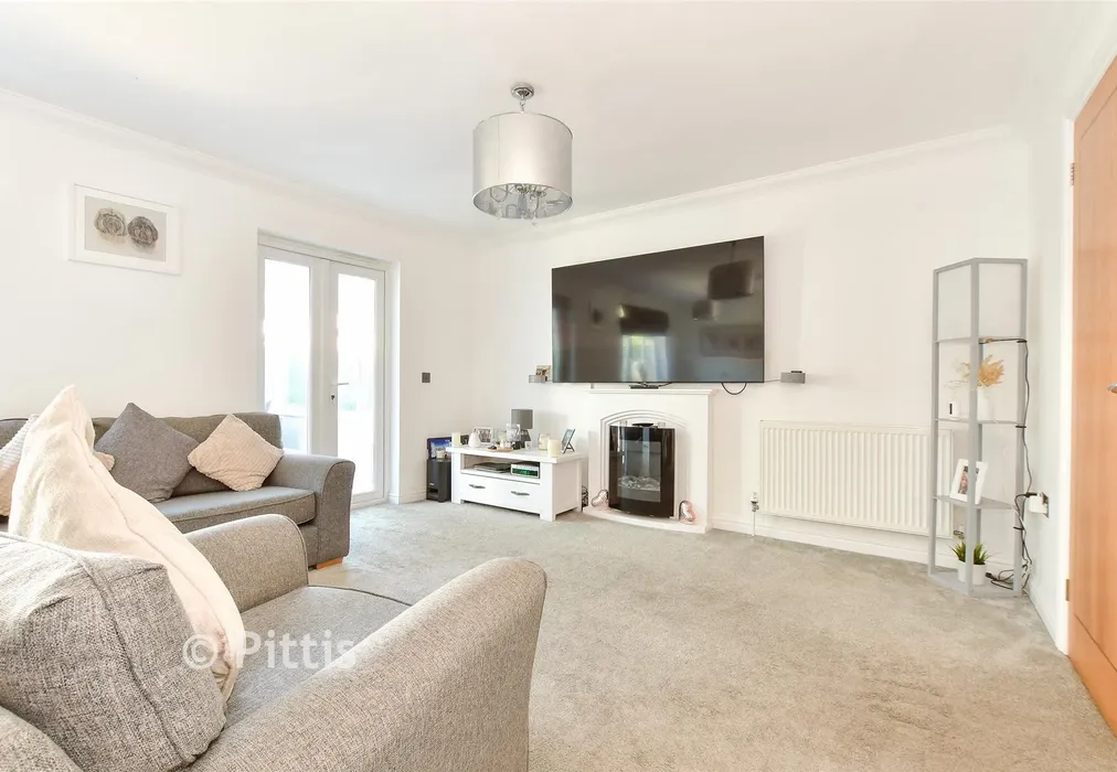 Lounge - King Edward Close, Shanklin, Isle of Wight - Wards of Kent