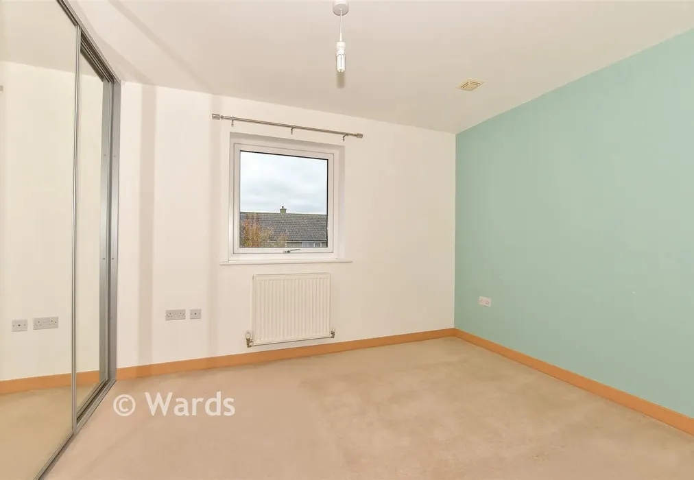Bedroom 1 - Olympia Way, Whitstable, Kent - Wards of Kent