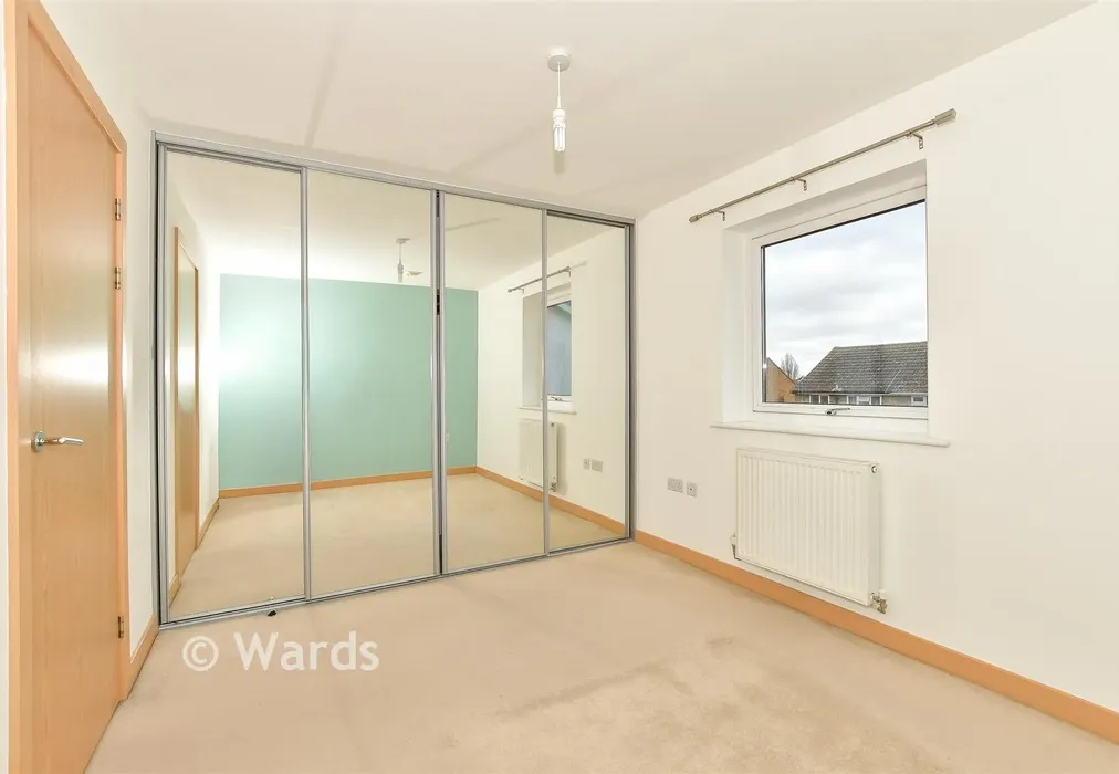 Bedroom 1 - Olympia Way, Whitstable, Kent - Wards of Kent