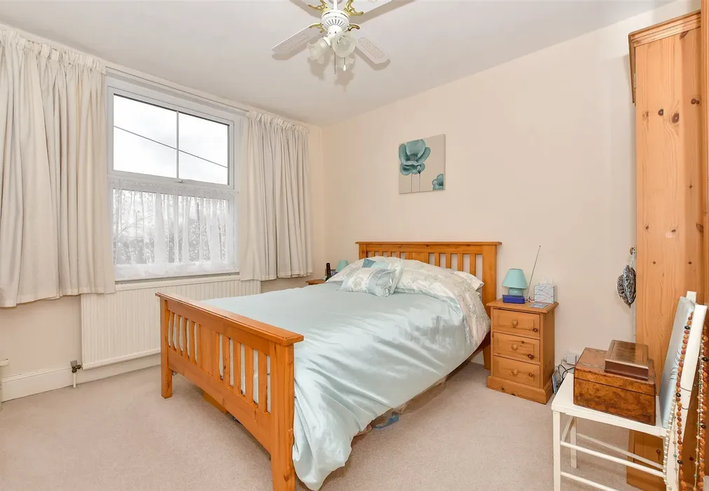 Bedroom 1 - Station Road, Headcorn, Kent - Wards of Kent
