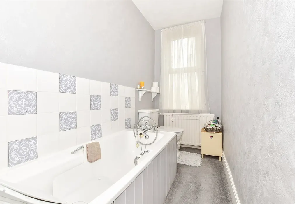 Bathroom - Station Road, Headcorn, Kent - Wards of Kent