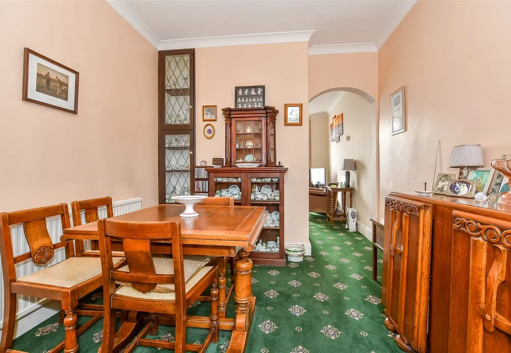 Dining Room - Station Road, Headcorn, Kent - Wards of Kent