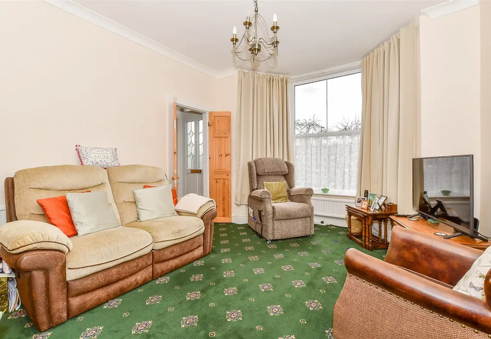 Lounge - Station Road, Headcorn, Kent - Wards of Kent